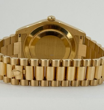Rolex Day-date Ii 41mm Yellow Gold Fluted Bezel Champagne Diamond Dial Presidential Band