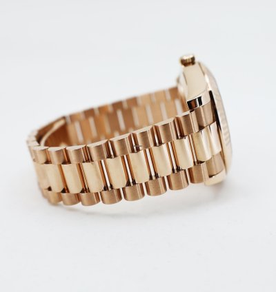 Rolex Day-date Ii Presidential 41mm Rose Gold Pink Roman Dial Presidential Bracelet 218235