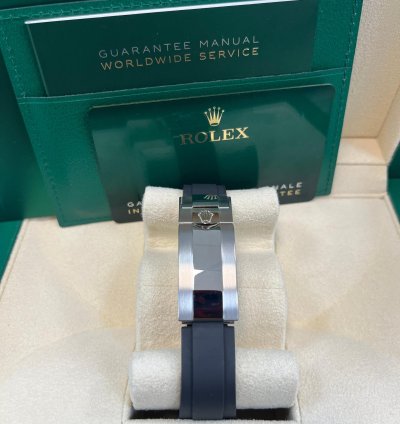 Rolex Black Cerachrom Bezel - Black And Silver Diamond Dial - Oysterflex Strap 126519ln