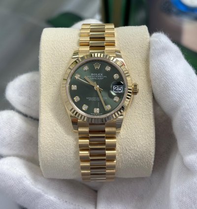Rolex Datejust 31 2024 Rolex Datejust 31 Yellow Gold - Olive Green Diamond Dial - President Box And Papers