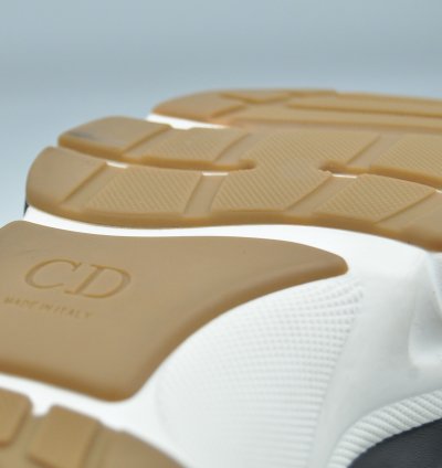 Dior - Kris Van Assche - 18 - B22
