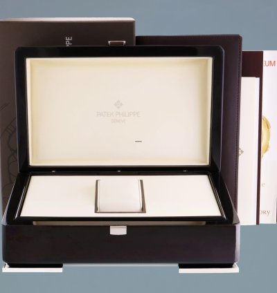 Patek Philippe Annual Calendar Chronograph Papers Mint 5960g White Gold Chrono Blue Calendar 40 5mm Watch