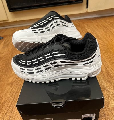 Nike Comme Des Gar Ons Air Max 2 5