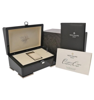 Patek Philippe Annual Calendar Complication Annual Calendar Moon Phase 5205r-010 Belt Not Included
