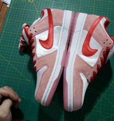 Nike Sb Dunk Low X Strangelove valentines Day Ct2552-800