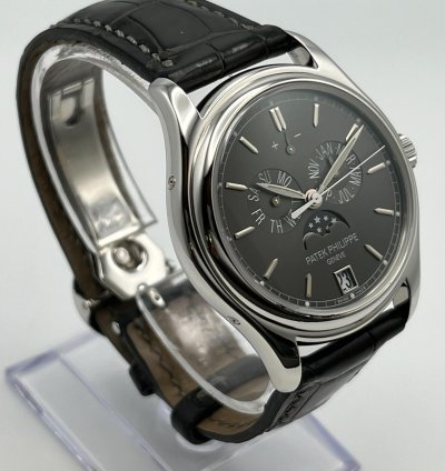 Patek Philippe Annual Calendar Complications 5146p-001 Annual Calendar Platinum Grey Dial 2017