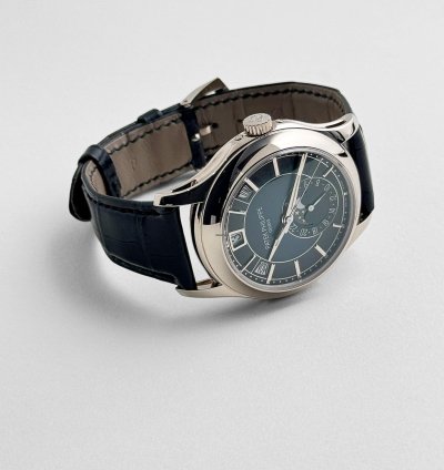 Patek Philippe Annual Calendar Complications 5205g-013 Annual Calendar White Gold Blue Dial 2020