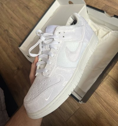 Nike Dunk Low Dover Street Market Triple White Velvet Size 9