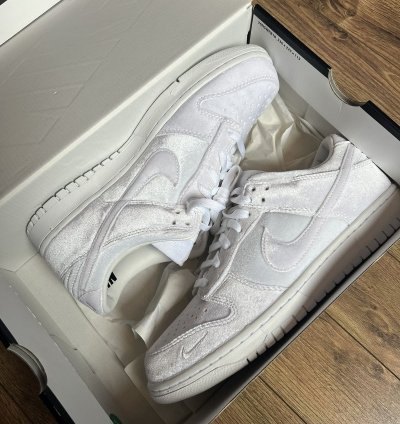 Nike Dunk Low Dover Street Market Triple White Velvet Size 9