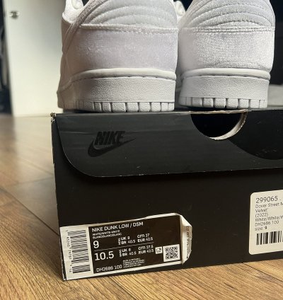 Nike Dunk Low Dover Street Market Triple White Velvet Size 9