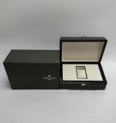 Patek Philippe Annual Calendar Complications Annual Calendar 5146 1j-001