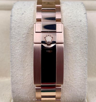 Rolex Daytona 116505 Rose Gold Black Dial Unworn 2022