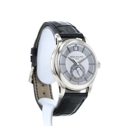 Patek Philippe Annual Calendar En Or Blanc Ref 5205 Vers