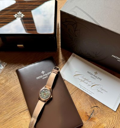 Patek Philippe Annual Calendar Full Set - Deutsche Auslieferung - Neues Armband