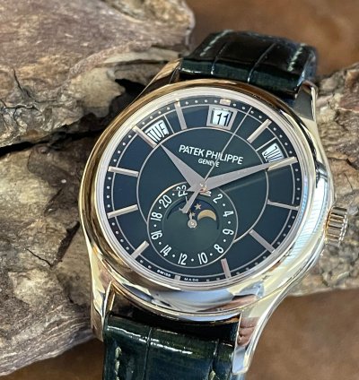 Patek Philippe Annual Calendar Full Set 2022 - Ref 5205r-011