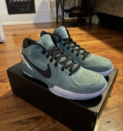 Nike Kobe 4 Protro Girl Dad Size 11