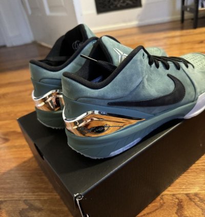 Nike Kobe 4 Protro Girl Dad Size 11
