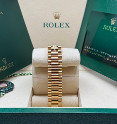 Rolex Datejust 31 New 2025 Olive Green Diamond Dial 18k Gold Diamond Bezel President