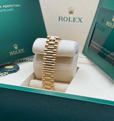 Rolex Datejust 31 New 2025 Olive Green Diamond Dial 18k Gold Diamond Bezel President