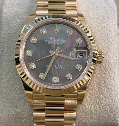 Rolex Datejust 31 New 2025 Unworn Datejust 31 Yellow Gold Black Mother-of-pearl Diamond Dial 278278