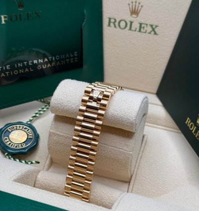 Rolex Datejust 31 Olive Green Diamond Dial 18k Gold Diamond Bezel Jubilee Bracelet