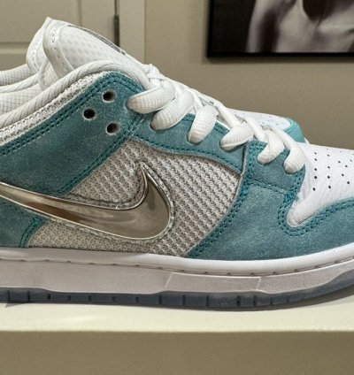 April Skateboards Dunk Sb