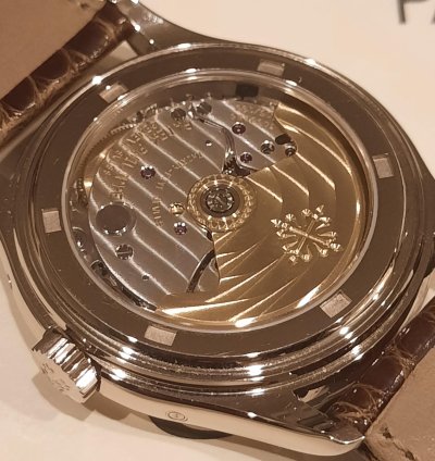 Patek Philippe Annual Calendar Salmon Dial Full Set watch Is Located In Seattle Wa Usa