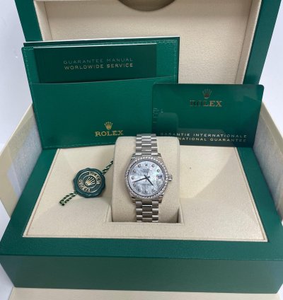 Rolex Datejust 31 White Gold Datejust 31 - Diamond Bezel - Mother-of-pearl Diamond Dial - President 278289
