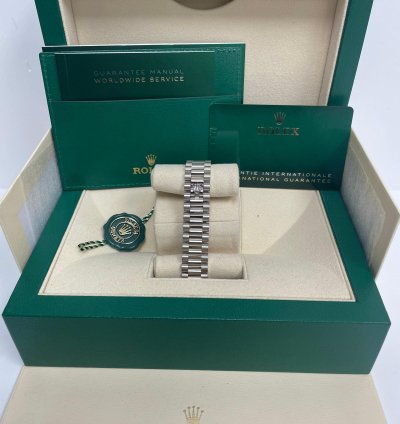 Rolex Datejust 31 White Gold Datejust 31 - Diamond Bezel - Mother-of-pearl Diamond Dial - President 278289