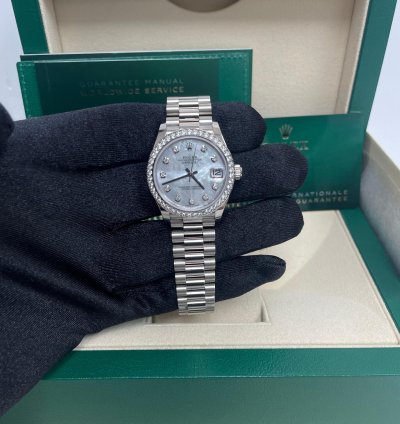 Rolex Datejust 31 White Gold Datejust 31 - Diamond Bezel - Mother-of-pearl Diamond Dial - President 278289