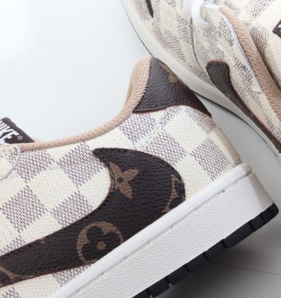 Louis Vuitton x Travis Scott Air Jordan 1 Low - White