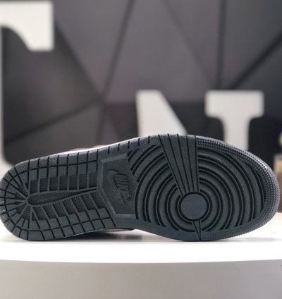 Louis Vuitton x Air Jordan 1 High Lv Damier Azur Monogram Brown