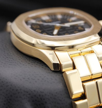 Patek Philippe Aquanaut 5066 1j