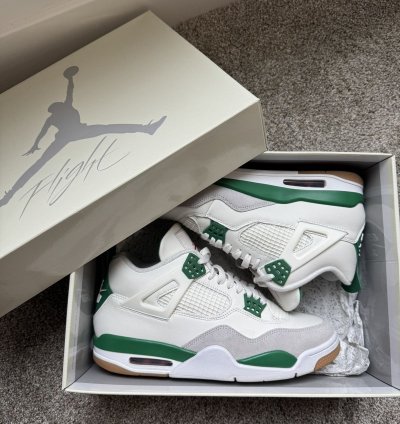 Nike Sb Air Jordan 4 Retro Sp Pine Green 2023 Size 10