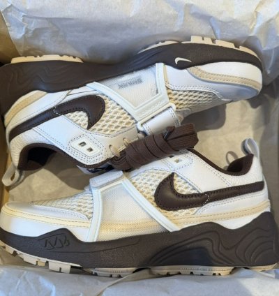 Size 7 Nike Travis Scott Zoom Field Jaxx Light Chocolate