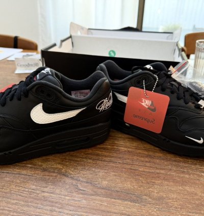 Supreme Nike Air Max