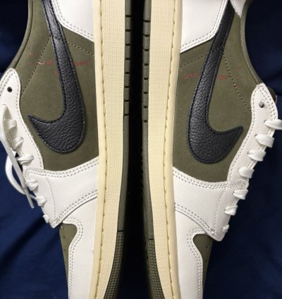 Travis Scott Air Jordan 1 Low - Medium Olive