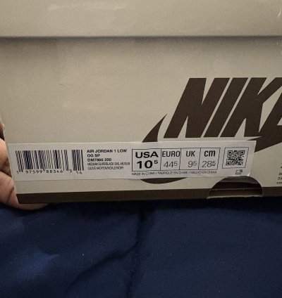 Travis Scott Air Jordan 1 Low - Medium Olive