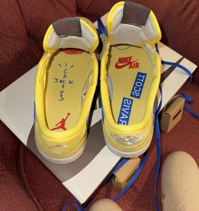 Travis Scott Canary Jordan 1 Retro Low