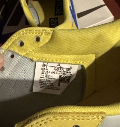 Travis Scott Canary Jordan 1 Retro Low