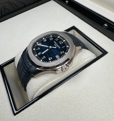 Patek Philippe Aquanaut 5168g-001