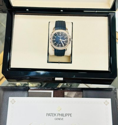 Patek Philippe Aquanaut 5168g-001 Aquanaut Blue Dial 42mm White Gold Watch Box And Papers