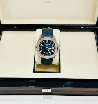 Patek Philippe Aquanaut 5168g-001 Aquanaut Blue Dial 42mm White Gold Watch Box And Papers