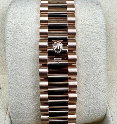 Rolex Day-date 36 128235 36mm Rose Gold White Roman Dial Unworn 2024