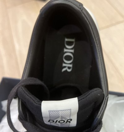 Dior Iconic Black B101