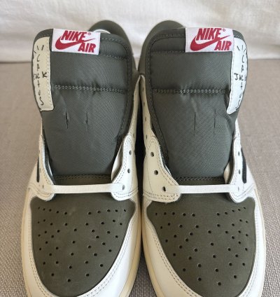 Travis Scott Medium Olive