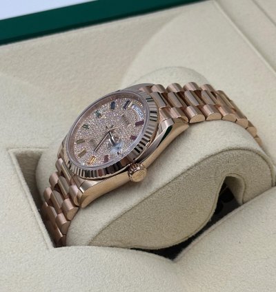 Rolex Day-date 36 128235 Rainbow Pave