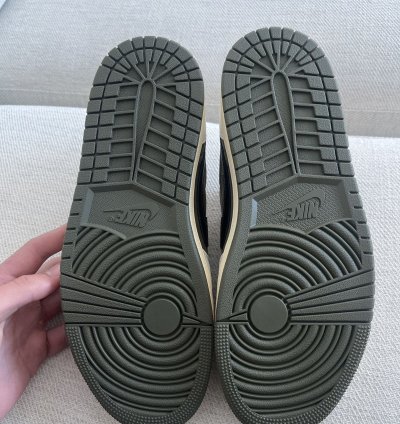 Travis Scott Medium Olive Jordan 1 Lows - Size 8