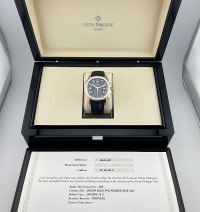Patek Philippe Aquanaut 5968g-001 White Gold Blue Dial 2022
