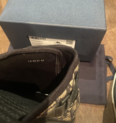 Dior Oblique Logo Slides